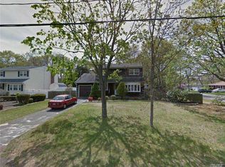 32 Morris Ave, Patchogue, NY 11772