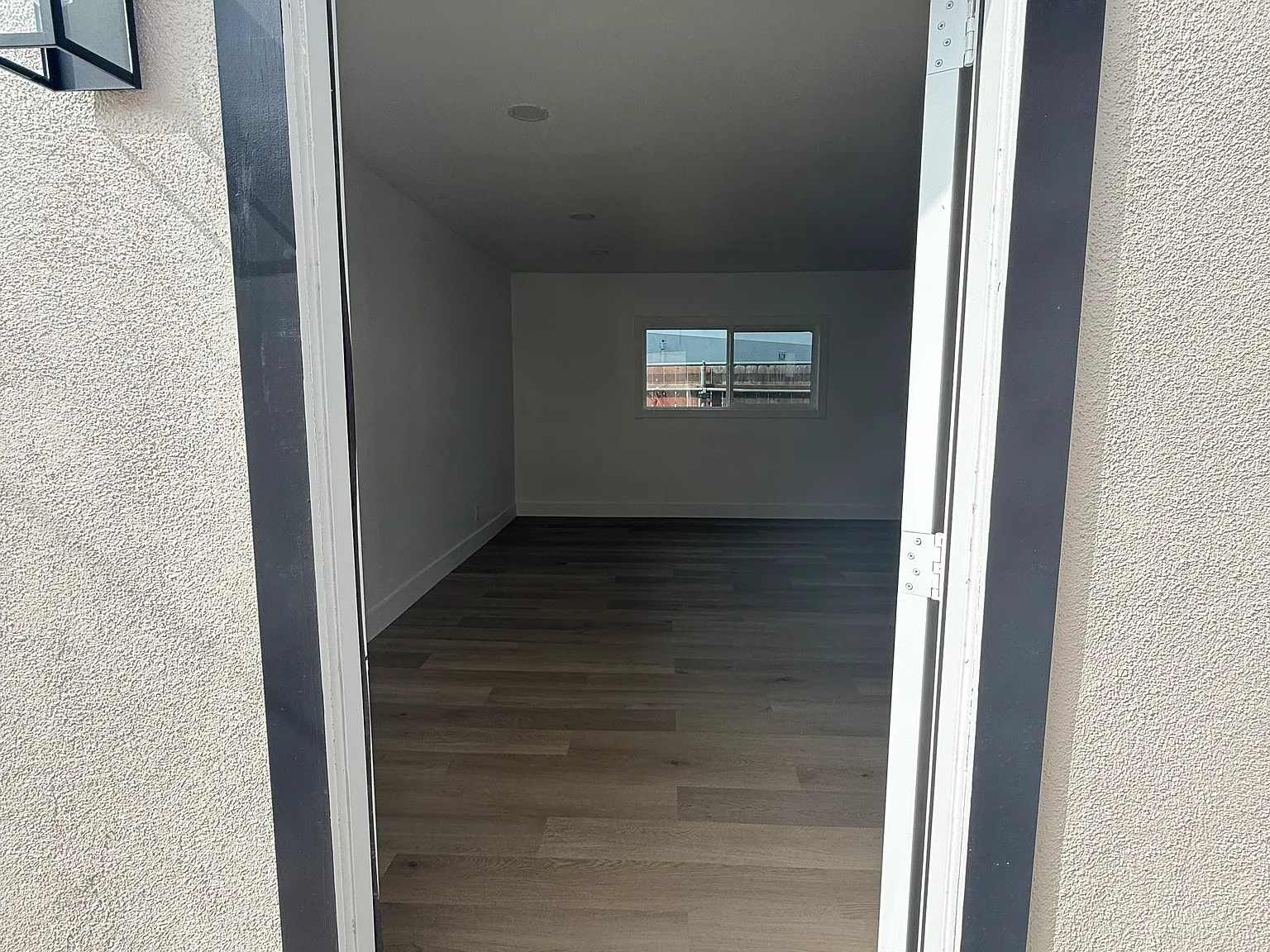 Studio, 400 sqft, $2,000 — Photo 1