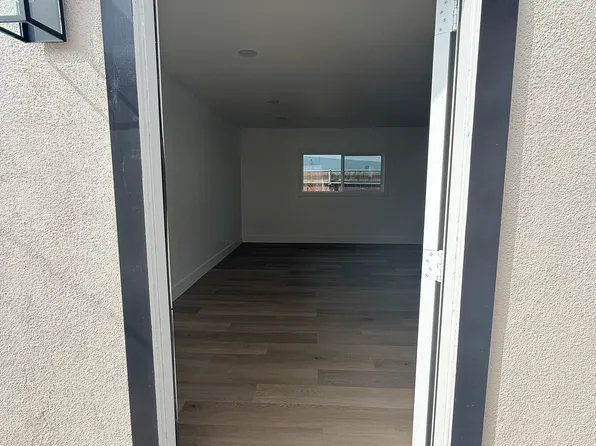 2941 Adriatic Ave, Long Beach, CA 90810