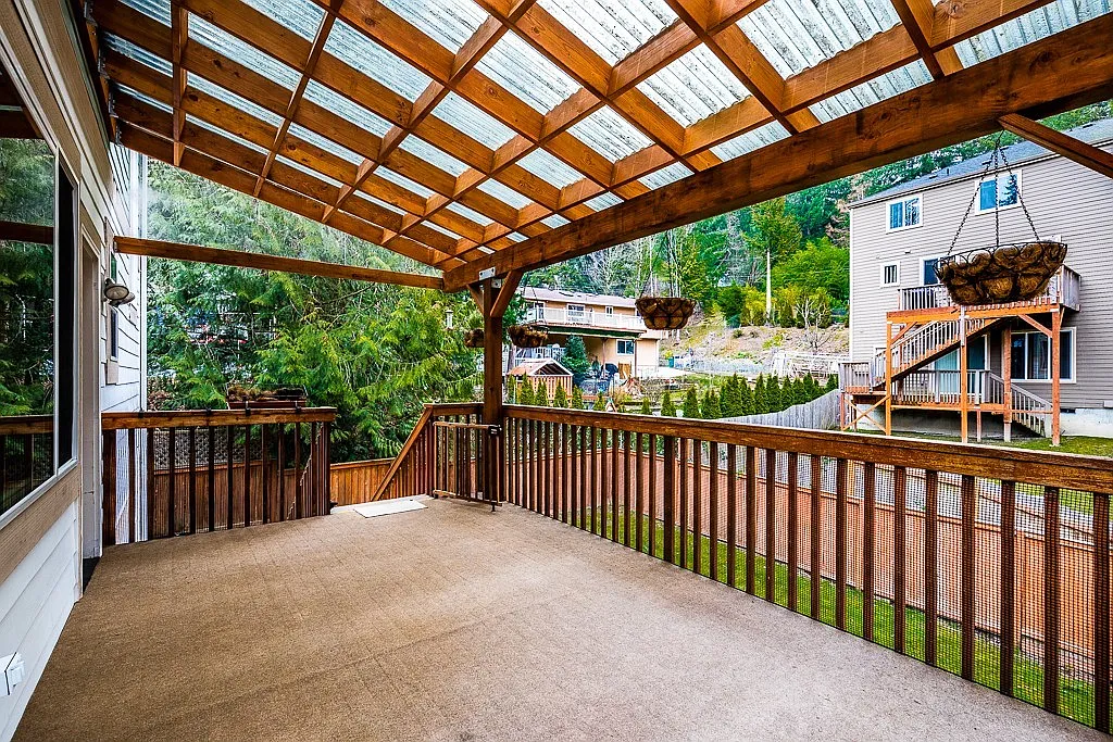 3 Bedroom 2.5 Bath Home in Lake Sammamish — Photo 3