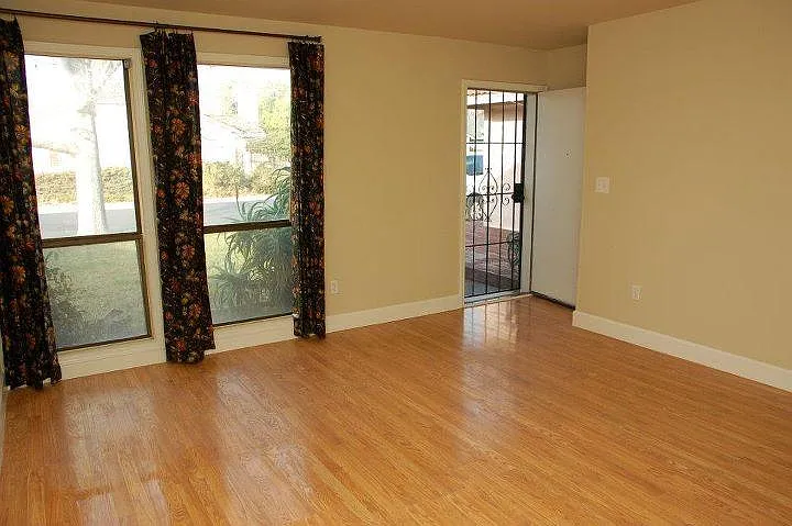 Shasta Dr — Photo 3