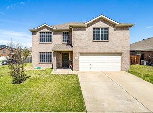 8201 Leaning Oak Ct, Arlington, TX 76002