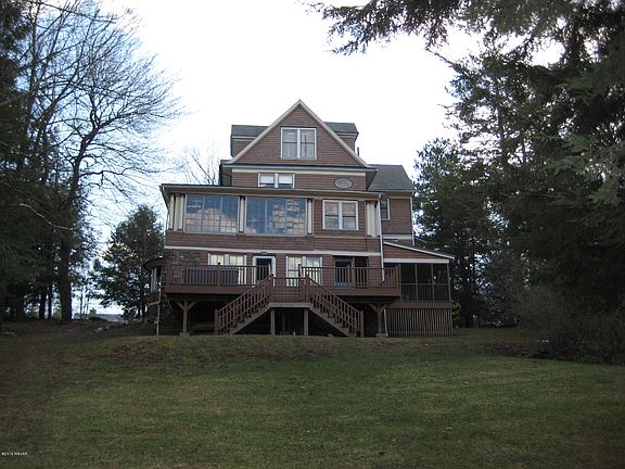 5th image of 437 Eagles Mere Ave