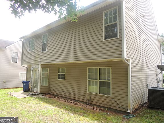 3rd image of 6574 Lake Mill Trce
