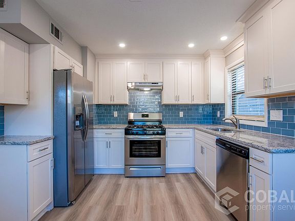 2nd image of 886 Saint Charles Ave NE APT 2