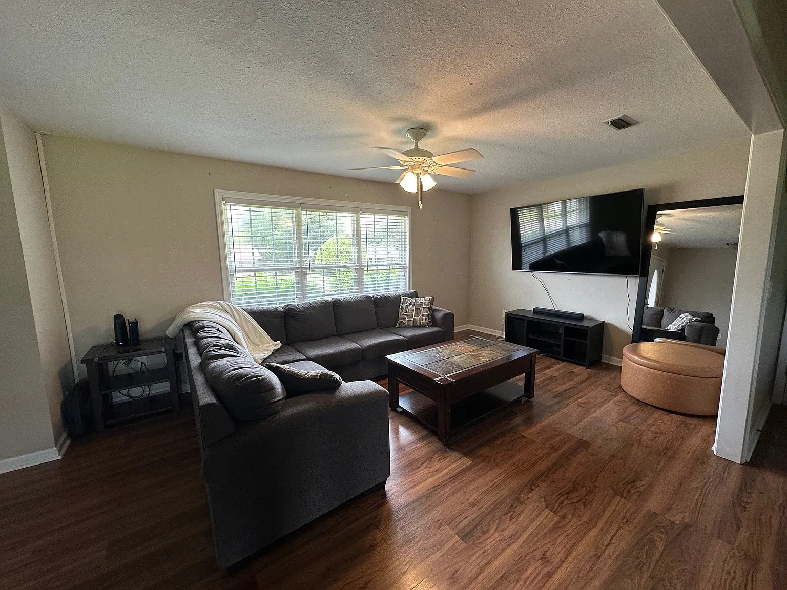 1 bed, 1672 sqft, $700 — Photo 3