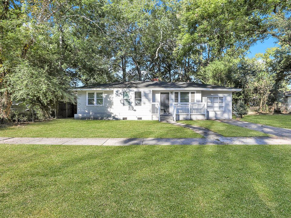 1st image of 2642 Lilac Ave