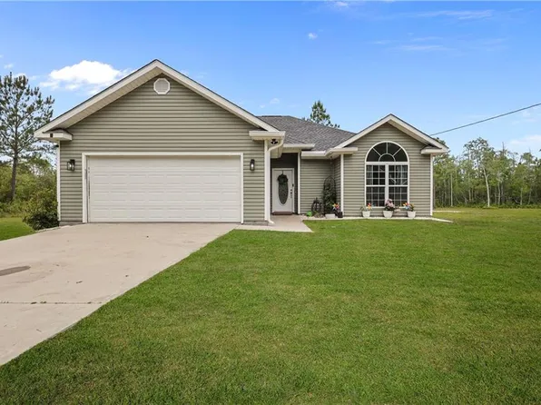 116 Hawks Nest Rd, Waynesville, GA 31566