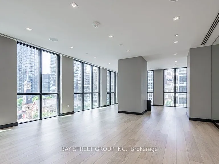 1 Yorkville Ave #4008 — Photo 18