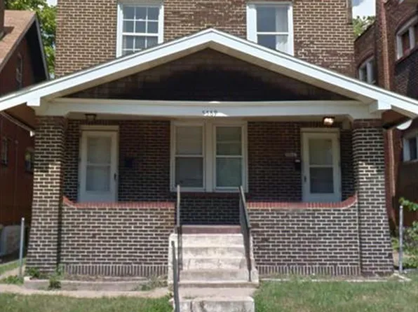 5569 Palm St, Saint Louis, MO 63120
