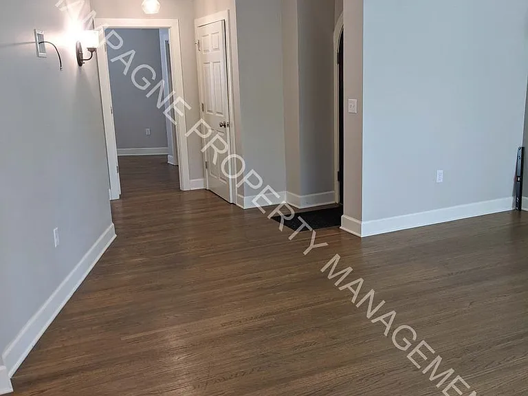 920 Ward Pkwy — Photo 8