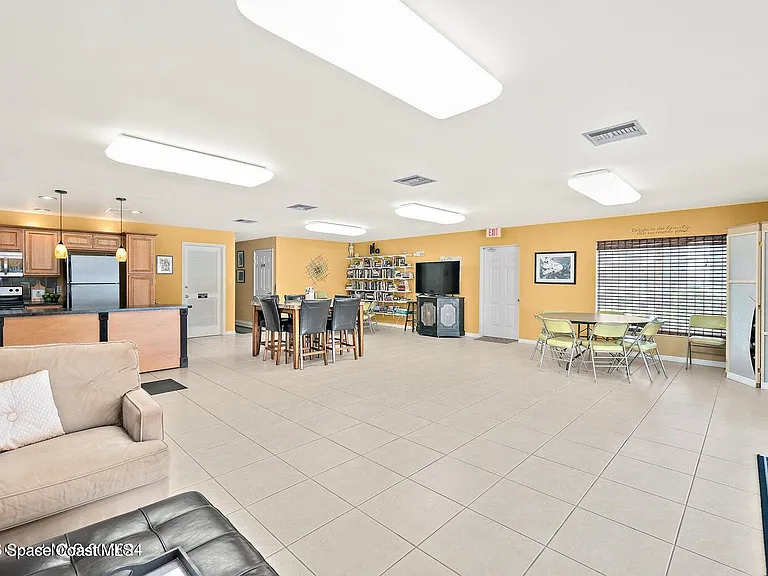 201 Saint Lucie Ln #201 — Photo 24
