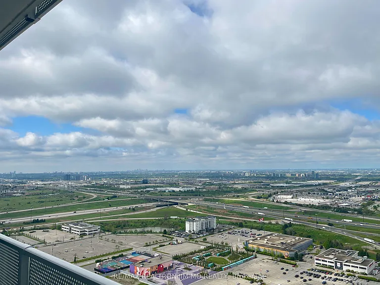 28 Interchange Way #4016 — Photo 17
