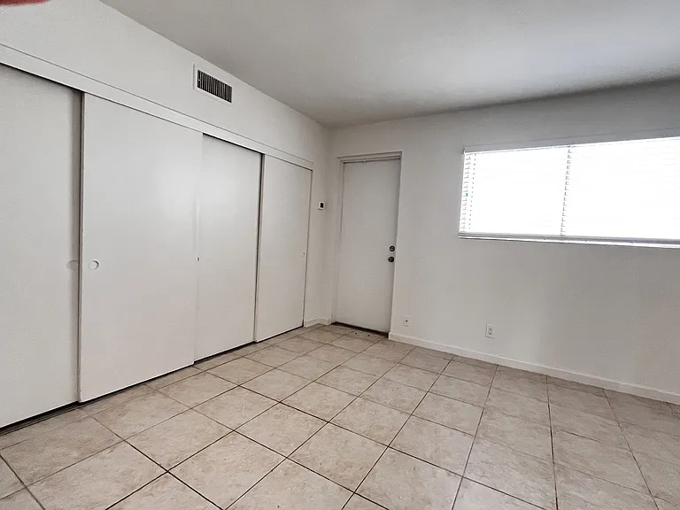 4529 NE 21st Ave #3 — Photo 8