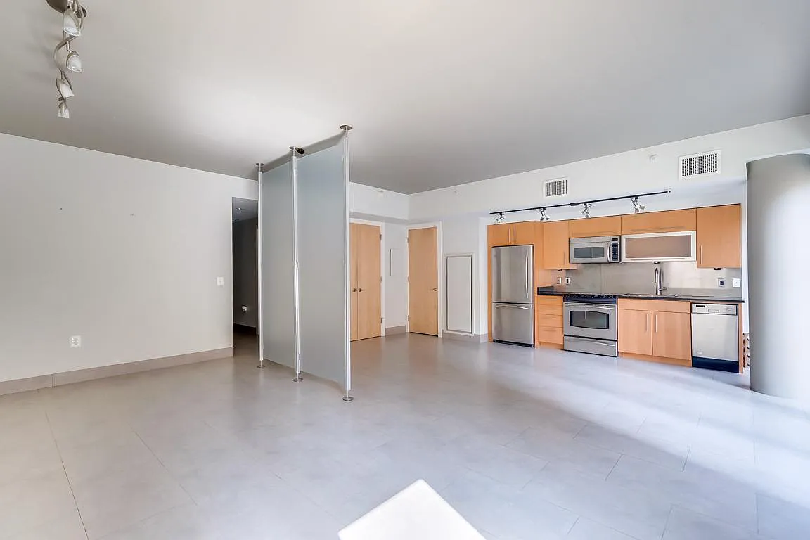 Studio, 730 sqft, $2,650 — Photo 2