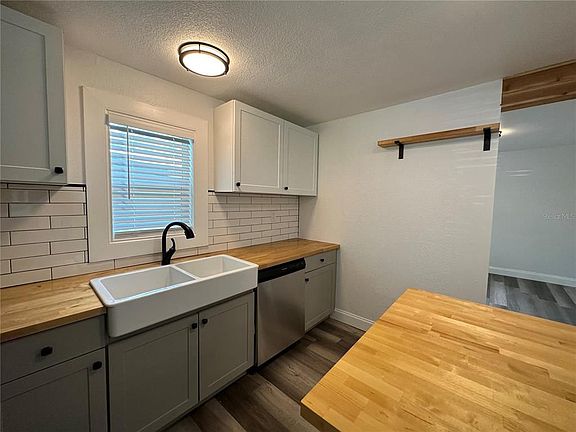 5th image of 4713 Thorpe Ave