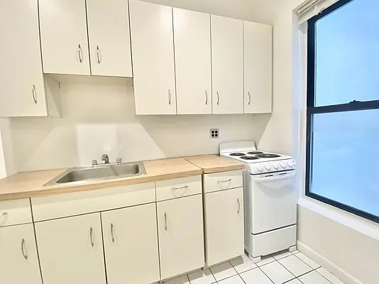 Rented by Bond New York | media 2