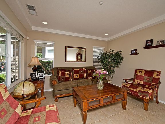 3rd image of 1736 Creekside Ln
