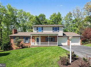 802 Leeds Ct, Harrisburg, PA 17112