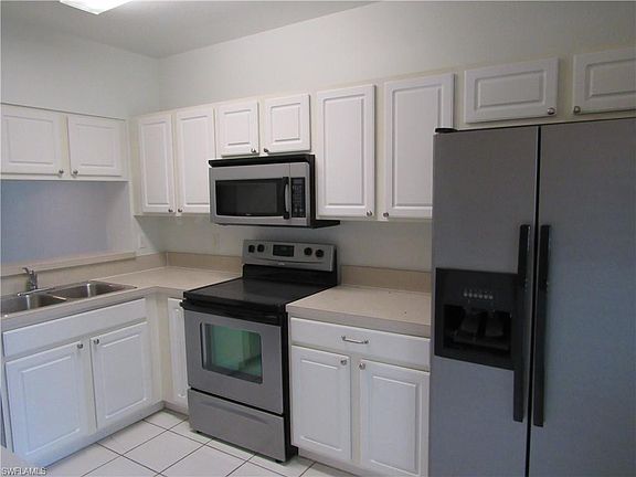 3rd image of 10096 Poppy Hill Dr