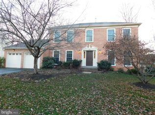 4306 Warner Ln, Chantilly, VA 20151