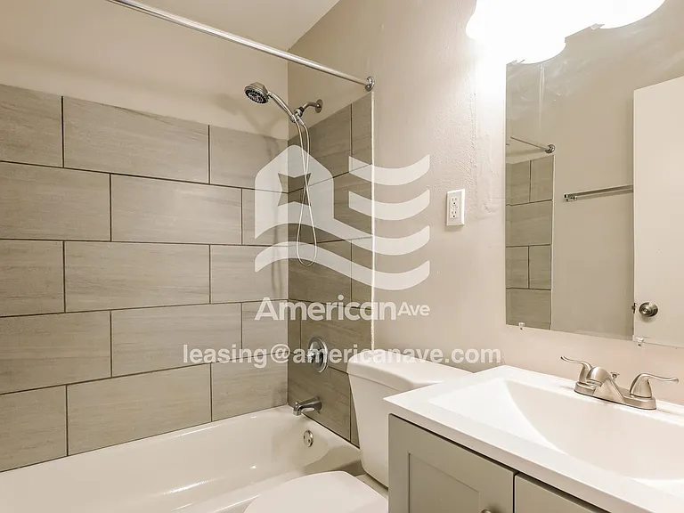 490455_013_wm_-_bathroom_13576952.jpg