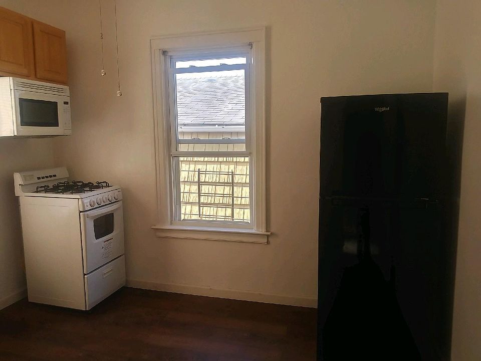 2nd image of 467 Van Sicklen St