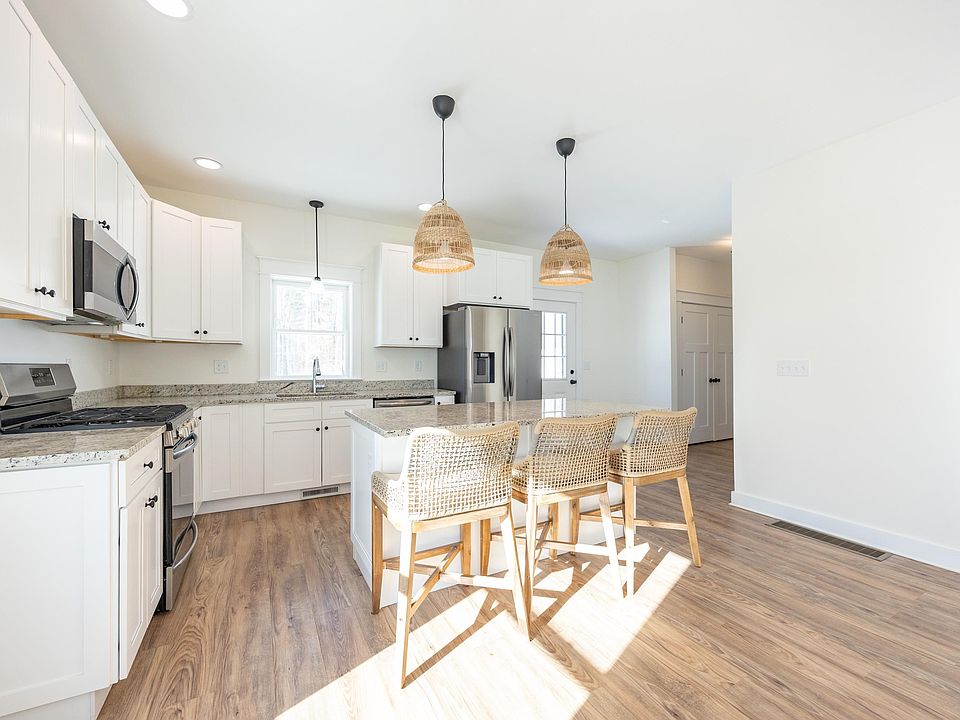 1st image of 36 Eisenhower Drive