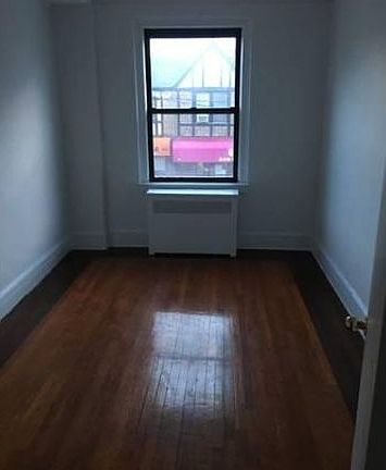 5th image of 4001 150th St Ste 1