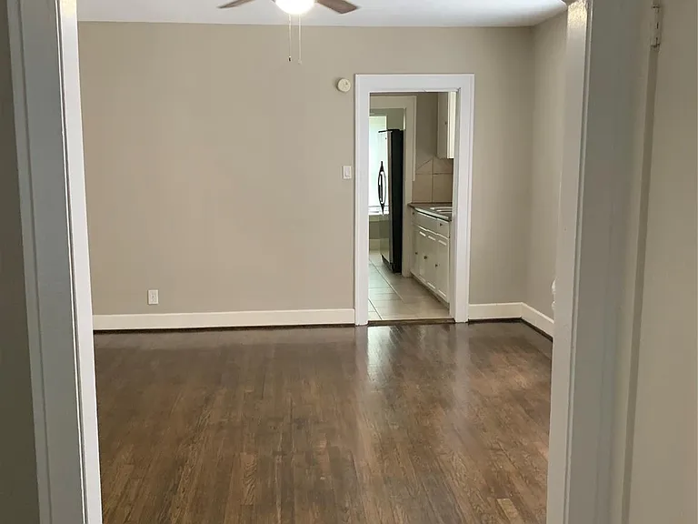 2112 Berry St — Photo 3