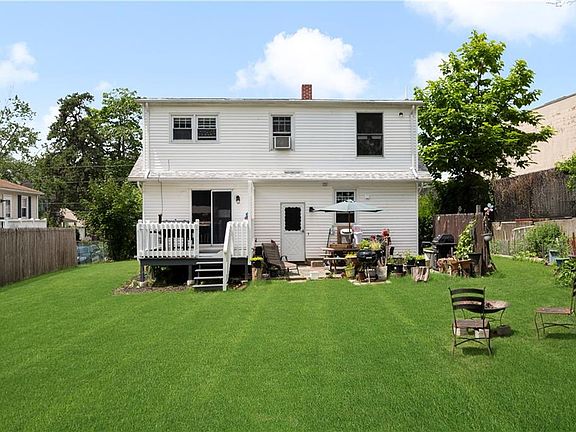 4th image of 1 Elmira St