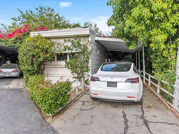2nd image of 2 Canterbury Dr