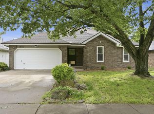 1012 S Ventura Avenue, Springfield, MO 65804