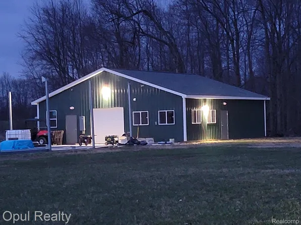 7503 Reading Rd, Pittsford, MI 49271