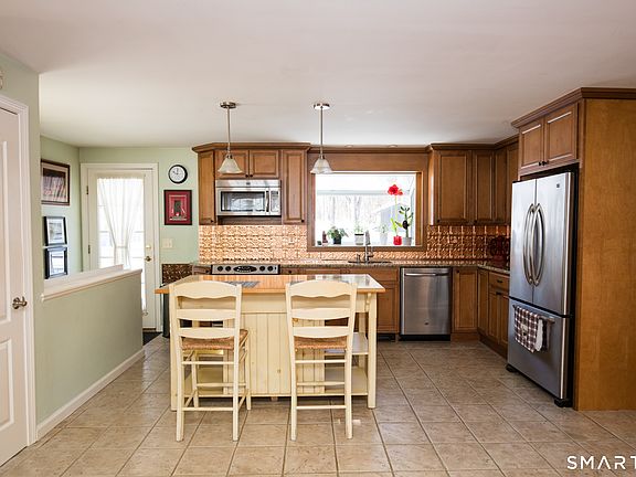 3rd image of 3 Loving Lane