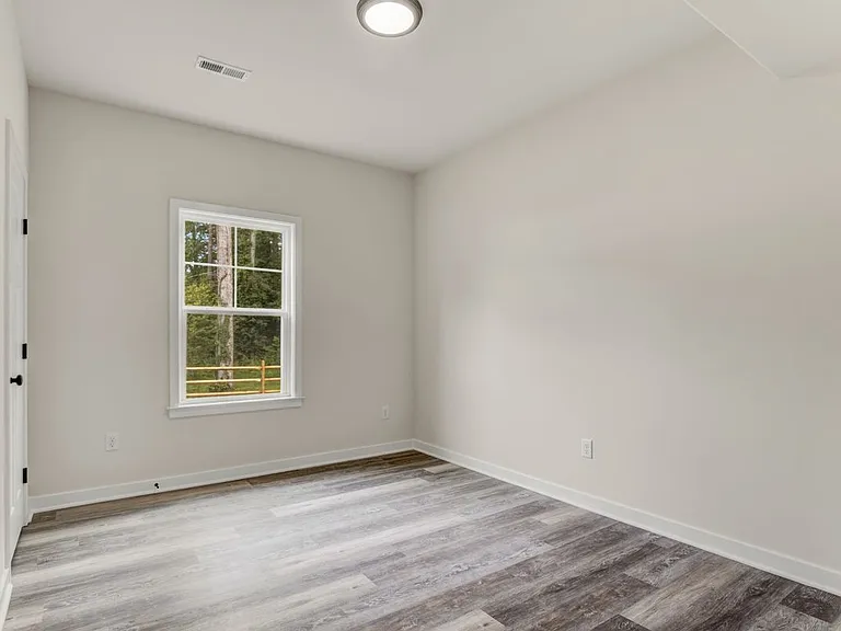 19 Carol St — Photo 15
