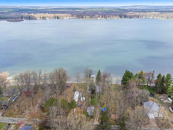 3rd image of 1910 Wolf Lake Dr