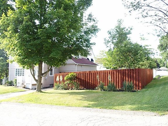 2nd image of 605 Fairmont St