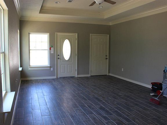 4th image of 2305 Washington Blvd