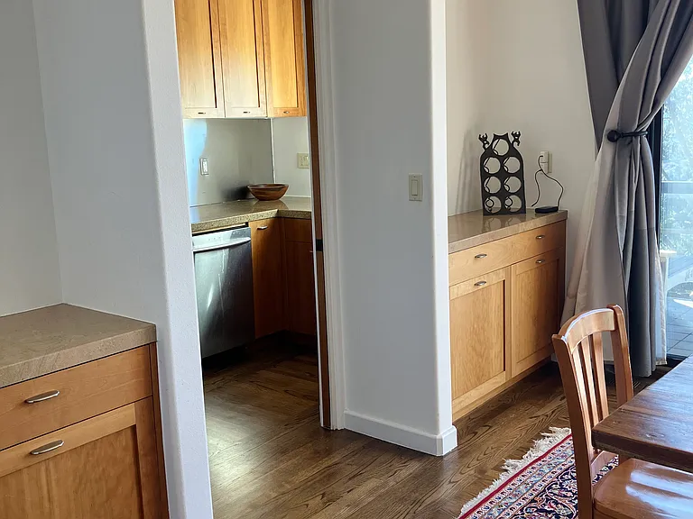 32 Gravatt Dr — Photo 7
