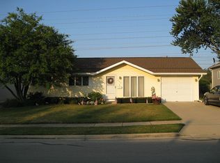 453 Arnold Ave, Romeoville, IL 60446