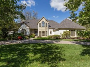 4866 Deer Ridge Dr N, Carmel, IN 46033