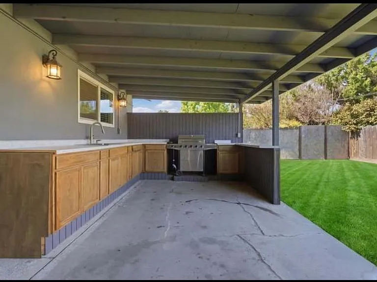 209 Tokay Ave — Photo 21