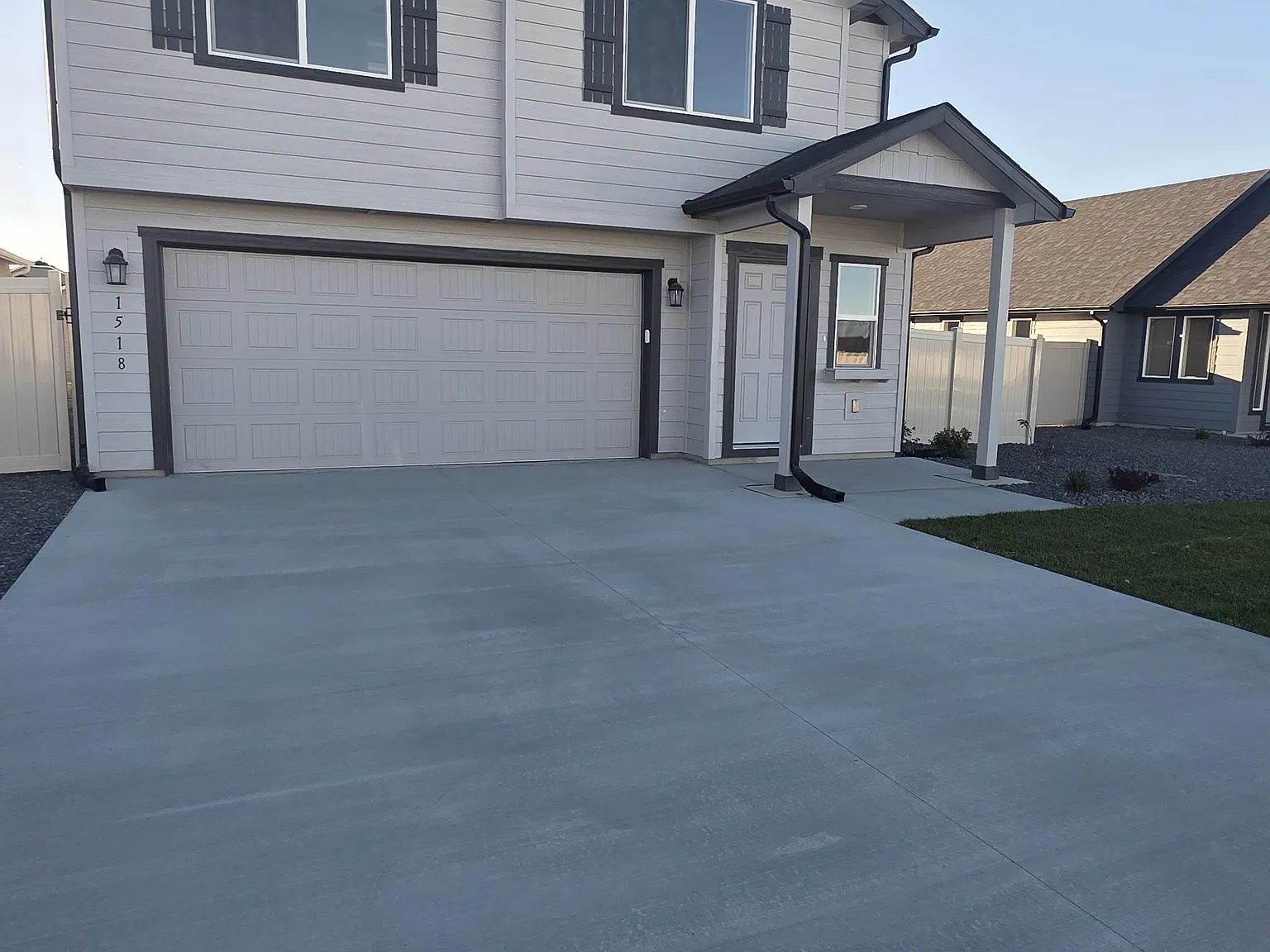 1518 Kenyon Rd — Photo 2