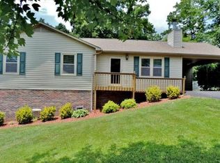 169 Village Ln, Gray, TN 37615