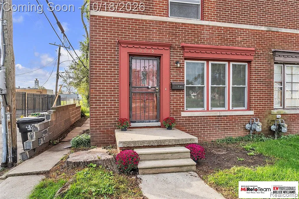 2 bed, 1.0 bath, 1500 sqft, $1,200 — Photo 1