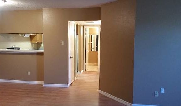 Dining room / hallway