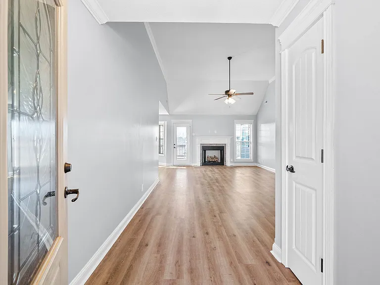 1320 Canyon Pl — Photo 4