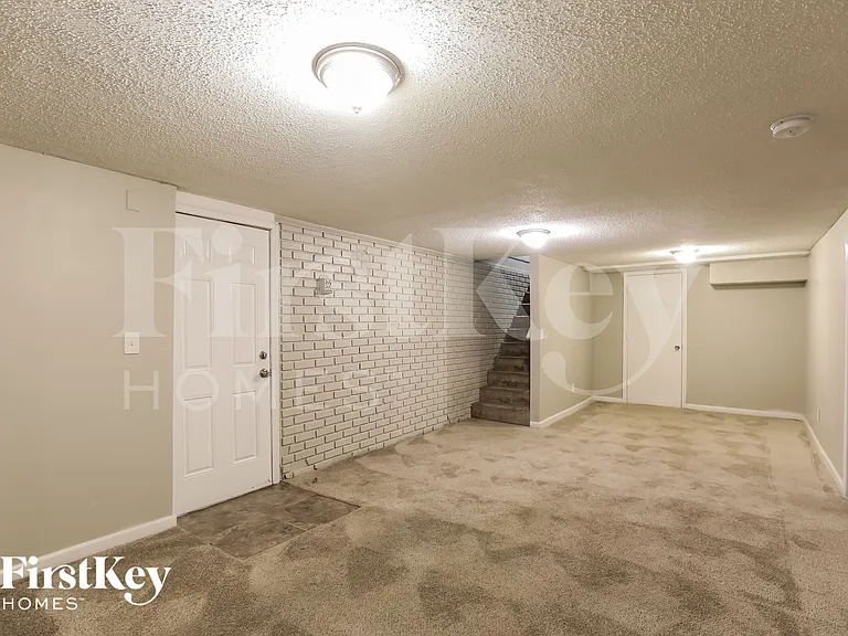 5128 N Palmer Ave — Photo 9