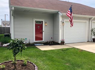 1725 Richard Ave, Aurora, IL 60505